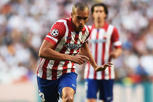 LISBON, PORTUGAL - MAY 24:  Miranda of Club Atletico de Madrid in action during the UEFA Champions League Final between Real Madrid and Atletico de Madrid at Estadio da Luz on May 24, 2014 in Lisbon, Portugal.  (Photo by Laurence Griffiths/Getty Images)