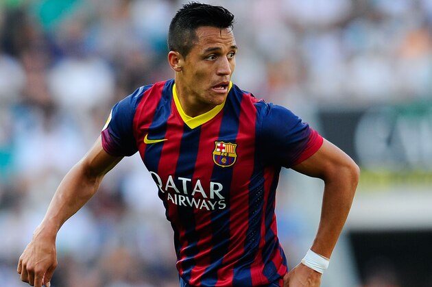 ELCHE, SPAIN - MAY 11:  Alexis Sanchez of FC Barcelona runs with the ball during the La Liga match between Elche FC and FC Barcelona at Estadio Manuel Martinez Valero on May 11, 2014 in Elche, Spain.  (Photo by David Ramos/Getty Images)