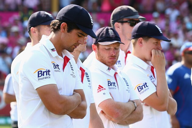 SYDNEY, AUSTRALIA - JANUARY 05:  Alastair Cook of England looks dejected during day three of the Fifth Ashes Test match between Australia and England at Sydney Cricket Ground on January 5, 2014 in Sydney, Australia.  (Photo by Ryan Pierse/Getty Images)