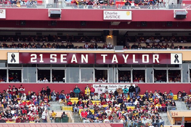 LANDOVER, MD - DECEMBER 02:  A billboard honoring the late Sean Taylor is seen during the Washington Redskins vs Buffalo Bills game on December 2, 2007 at FedEx Field in Landover, Maryland.  (Photo by Jim McIsaac/Getty Images)