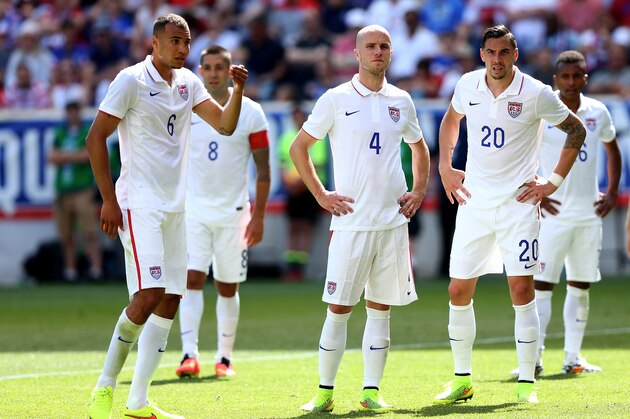 HARRISON, NJ - JUNE 01:  John Brooks #6 of United States and teammates Clint Dempsey #8,Michael Bradley #4,Geoff Cameron #20 and Julian Green #16 wait for the corner kick in the second half against Turkey during an international friendly match at Red Bull Arena on June 1, 2014 in Harrison, New Jersey.The United States defeated Turkey 2-1.  (Photo by Elsa/Getty Images)