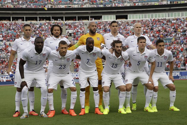 JACKSONVILLE, FL - JUNE 07: The United States starting lineup poses for a pre-game team picture before the international friendly match against Nigeria at EverBank Field on June 7, 2014 in Jacksonville, Florida. (Photo by Mike Zarrilli/Getty Images)
