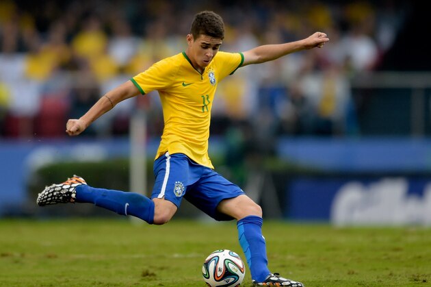 SAO PAULO, BRAZIL - JUNE 06: Oscar of Brazil kicks the ball during the International Friendly Match between Brazil and Serbia at Morumbi Stadium on June 06, 2014 in Sao Paulo, Brazil. (Photo by Buda Mendes/Getty Images) SAO PAULO, BRAZIL - JUNE 06: Oscar of Brazil kicks the ball during the International Friendly Match between Brazil and Serbia at Morumbi Stadium on June 06, 2014 in Sao Paulo, Brazil. (Photo by Buda Mendes/Getty Images)