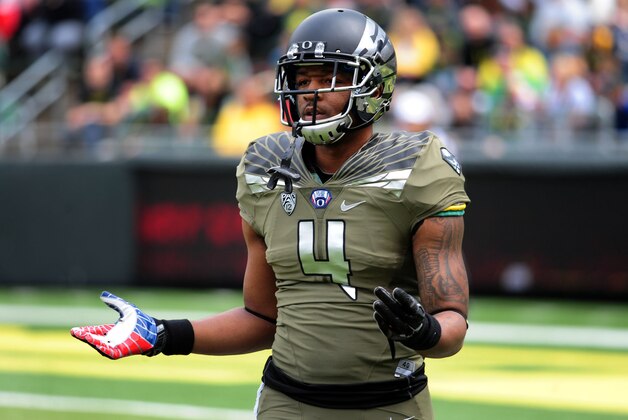 EUGENE, OR - MAY 3: Safety Erick Dargan #4 of the Oregon Ducks looks to the sidelines during the spring game at Autzen Stadium on May 3, 2014 in Eugene, Oregon. (Photo by Steve Dykes/Getty Images) EUGENE, OR - MAY 3: Safety Erick Dargan #4 of the Oregon Ducks looks to the sidelines during the spring game at Autzen Stadium on May 3, 2014 in Eugene, Oregon. (Photo by Steve Dykes/Getty Images)