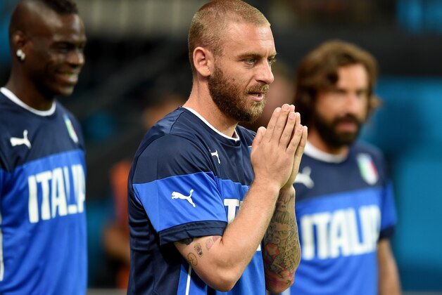 MANAUS, BRAZIL - JUNE 13:  Daniele De Rossi during an Italy training session at the Arena Amazonia on June 13, 2014 in Manaus, Brazil. Italy will play England in their opening group D match on June 14, 2014 in Manaus, Brazil.  (Photo by Claudio Villa/Getty Images)
