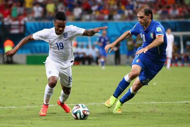 MANAUS, BRAZIL - JUNE 14: Raheem Sterling of England controls the ball against Gabriel Paletta of Italy during the 2014 FIFA World Cup Brazil Group D match between England and Italy at Arena Amazonia on June 14, 2014 in Manaus, Brazil.  (Photo by Adam Pretty/Getty Images)