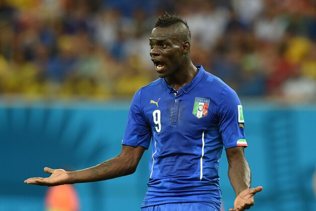 MANAUS, BRAZIL - JUNE 14:  Mario Balotelli of Italy reacts during the 2014 FIFA World Cup Brazil Group D match between England and Italy at Arena Amazonia on June 14, 2014 in Manaus, Brazil.  (Photo by Claudio Villa/Getty Images)