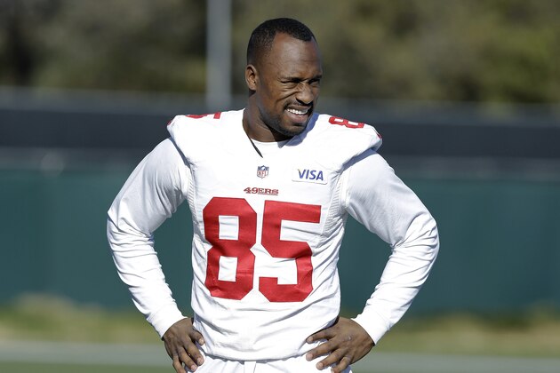 San Francisco 49ers tight end Vernon Davis smiles during NFL football practice in Santa Clara, Calif., Wednesday, Jan. 15, 2014. The 49ers are scheduled to play the Seattle Seahawks for the NFC championship on Sunday. (AP Photo/Jeff Chiu)