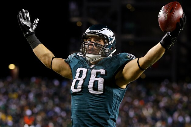 PHILADELPHIA, PA - JANUARY 04:   Zach Ertz #86 of the Philadelphia Eagles celebrates after scoring a yard touchdown pass from Nick Foles #9 in the fourth quarter against the New Orleans Saints to take the lead 24-23 during their NFC Wild Card Playoff game at Lincoln Financial Field on January 4, 2014 in Philadelphia, Pennsylvania.  (Photo by Al Bello/Getty Images)