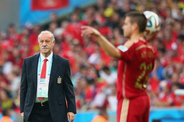 RIO DE JANEIRO, BRAZIL - JUNE 18:  Head coach Vicente del Bosque of Spain looks on during the 2014 FIFA World Cup Brazil Group B match between Spain and Chile at Maracana on June 18, 2014 in Rio de Janeiro, Brazil.  (Photo by Jamie Squire/Getty Images)