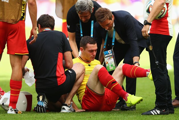 RIO DE JANEIRO, BRAZIL - JUNE 22: Thomas Vermaelen of Belgium receives treatment during warm ups prior to the 2014 FIFA World Cup Brazil Group H match between Belgium and Russia at Maracana on June 22, 2014 in Rio de Janeiro, Brazil.  (Photo by Clive Rose/Getty Images)