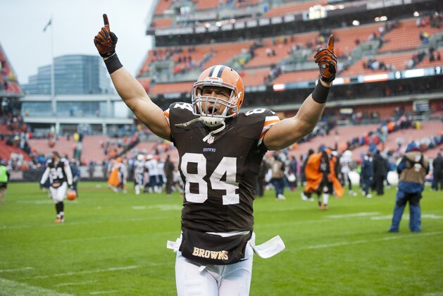 CLEVELAND, OH - OCTOBER 28: Tight end Jordan Cameron #84 of the Cleveland Browns celebrates after the Browns defeated the San Diego Chargers at Cleveland Browns Stadium on October 28, 2012 in Cleveland, Ohio. The Browns defeated the Chargers 7-6. (Photo by Jason Miller/Getty Images)