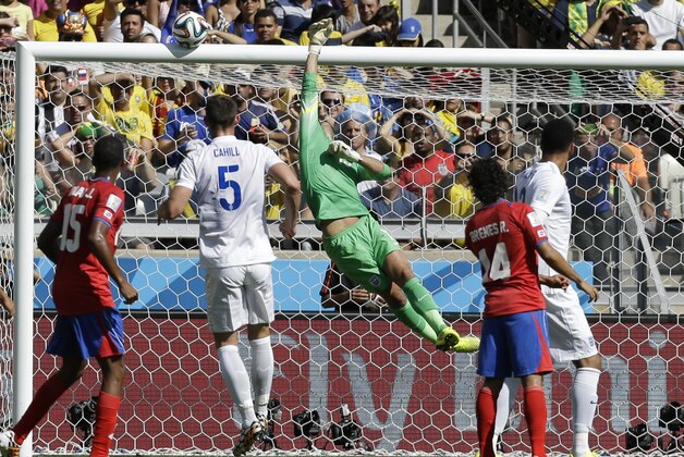 England's goalkeeper Ben Foster saves a header from Costa Rica during the group D World Cup soccer match between Costa Rica and England at the Mineirao Stadium in Belo Horizonte, Brazil, Tuesday, June 24, 2014. (AP Photo/Fernando Vergara)