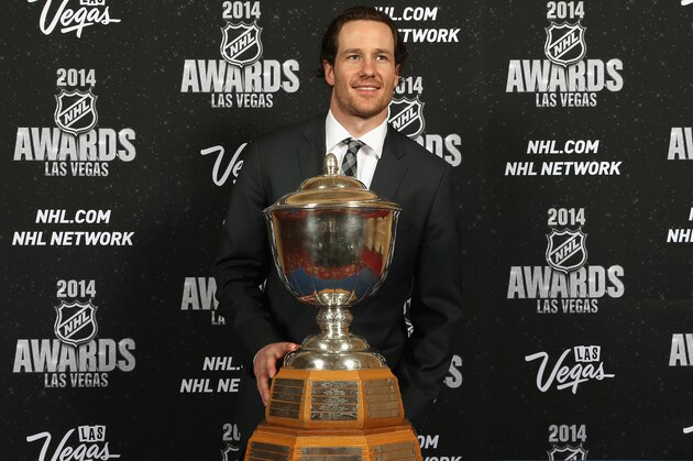 LAS VEGAS, NV - JUNE 24:  Duncan Keith of the Chicago Blackhawks poses after winning the Norris Trophy during the 2014 NHL Awards at the Encore Theater at Wynn Las Vegas on June 24, 2014 in Las Vegas, Nevada.  (Photo by Bruce Bennett/Getty Images)