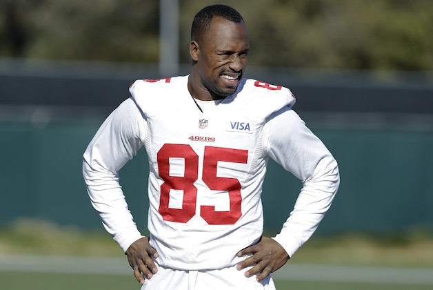 San Francisco 49ers tight end Vernon Davis smiles during NFL football practice in Santa Clara, Calif., Wednesday, Jan. 15, 2014. The 49ers are scheduled to play the Seattle Seahawks for the NFC championship on Sunday. (AP Photo/Jeff Chiu)