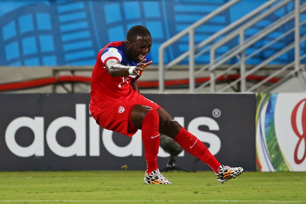 NATAL, BRAZIL - JUNE 16:  Jozy Altidore of the United States pulls up injured during the 2014 FIFA World Cup Brazil Group G match between Ghana and the United States at Estadio das Dunas on June 16, 2014 in Natal, Brazil.  (Photo by Robert Cianflone/Getty Images)