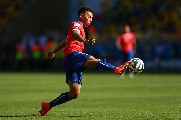 BELO HORIZONTE, BRAZIL - JUNE 28: Eduardo Vargas of Chile controls the ball during the 2014 FIFA World Cup Brazil round of 16 match between Brazil and Chile at Estadio Mineirao on June 28, 2014 in Belo Horizonte, Brazil.  (Photo by Quinn Rooney/Getty Images)