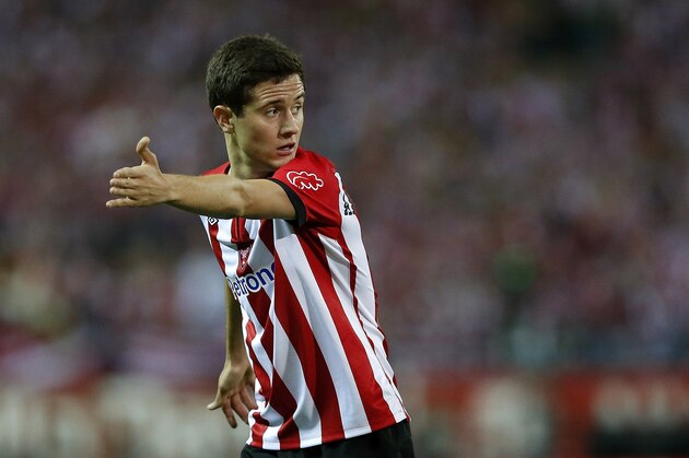 MADRID, SPAIN - MAY 25: Ander Herrera of Athletic Bilbao gestures during the Copa del Rey Final match between Athletic Bilbao and Barcelona at Vicente Calderon Stadium on May 25, 2012 in Madrid, Spain. (Photo by Angel Martinez/Getty Images)