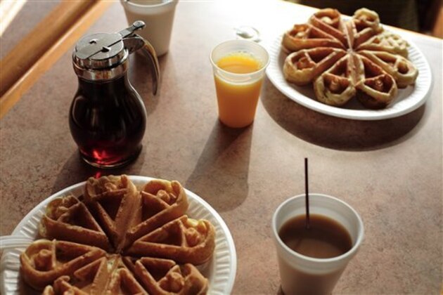 American breakfast in diner (Image Source via AP Images)