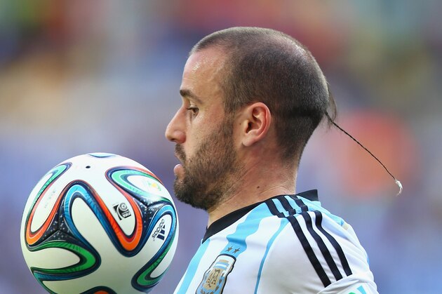 BELO HORIZONTE, BRAZIL - JUNE 21: Rodrigo Palacio of Argentina controls the ball during the 2014 FIFA World Cup Brazil Group F match between Argentina and Iran at Estadio Mineirao on June 21, 2014 in Belo Horizonte, Brazil.  (Photo by Ronald Martinez/Getty Images)