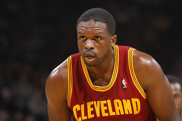 OAKLAND, CA - MARCH 14: Luol Deng #9 of the Cleveland Cavaliers in a game against the Golden State Warriors on March 14, 2014 at Oracle Arena in Oakland, California. NOTE TO USER: User expressly acknowledges and agrees that, by downloading and or using this photograph, user is consenting to the terms and conditions of Getty Images License Agreement. Mandatory Copyright Notice: Copyright 2014 NBAE (Photo by Rocky Widner/NBAE via Getty Images) OAKLAND, CA - MARCH 14: Luol Deng #9 of the Cleveland Cavaliers in a game against the Golden State Warriors on March 14, 2014 at Oracle Arena in Oakland, California. NOTE TO USER: User expressly acknowledges and agrees that, by downloading and or using this photograph, user is consenting to the terms and conditions of Getty Images License Agreement. Mandatory Copyright Notice: Copyright 2014 NBAE (Photo by Rocky Widner/NBAE via Getty Images)