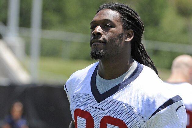 Houston Texans first round draft pick Jadeveon Clowney takes the field for NFL football rookie camp Friday, May 16, 2014, in Houston. (AP Photo/Pat Sullivan) Houston Texans first round draft pick Jadeveon Clowney takes the field for NFL football rookie camp Friday, May 16, 2014, in Houston. (AP Photo/Pat Sullivan)