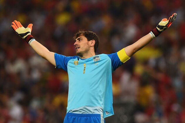RIO DE JANEIRO, BRAZIL - JUNE 18: Iker Casillas of Spain reacts after a missed chance during the 2014 FIFA World Cup Brazil Group B match between Spain and Chile at Maracana on June 18, 2014 in Rio de Janeiro, Brazil.  (Photo by David Ramos/Getty Images)