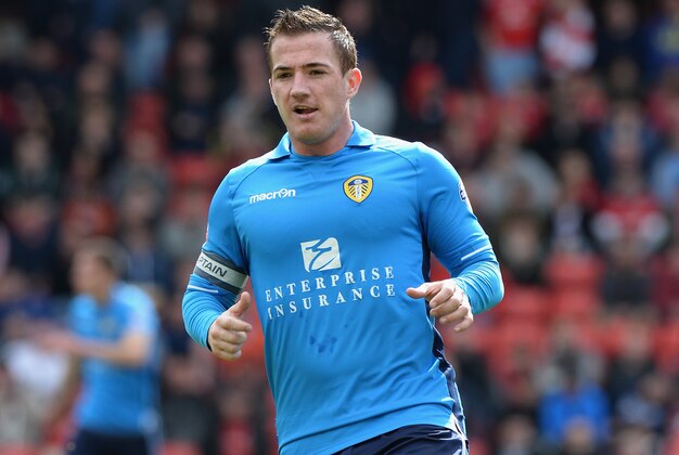 BARNSLEY, ENGLAND - APRIL 19:  Ross McCormack of Leeds United during the Sky Bet Championship match between Barnsley and Leeds United at Oakwell on April 19, 2014 in Barnsley, England,  (Photo by Tony Marshall/Getty Images)