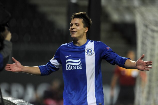 Dnipro's Yevhen Konoplyanka celebrates scoring against Pacos Ferreira during their Europa League Group E soccer match at the D. Afonso Henriques Stadium, in Guimaraes, Portugal, Thursday Oct. 24, 2013. Dnipro won the match 2-0. (AP Photo/Paulo Duarte) Dnipro's Yevhen Konoplyanka celebrates scoring against Pacos Ferreira during their Europa League Group E soccer match at the D. Afonso Henriques Stadium, in Guimaraes, Portugal, Thursday Oct. 24, 2013. Dnipro won the match 2-0. (AP Photo/Paulo Duarte)