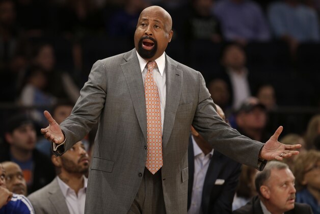 New York Knicks' Mike Woodson reacts  during the first half of the NBA basketball game against the Chicago Bulls, Sunday, April 13, 2014 in New York. (AP Photo/Seth Wenig)