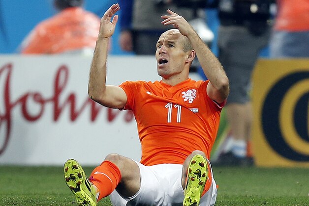 Netherlands' Arjen Robben gestures during the World Cup semifinal soccer match between the Netherlands and Argentina at the Itaquerao Stadium in Sao Paulo, Brazil, Wednesday, July 9, 2014. (AP Photo/Frank Augstein)