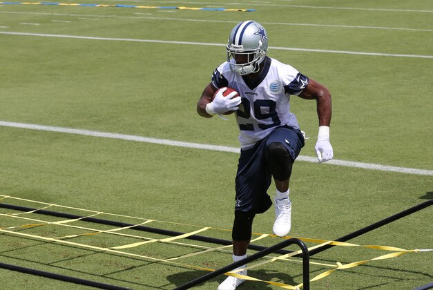 Jun 17, 2014; Dallas, TX, USA; Dallas Cowboys running back DeMarco Murray (29) runs drills during minicamp at Cowboys headquarters at Valley Ranch. Mandatory Credit: Matthew Emmons-USA TODAY Sports