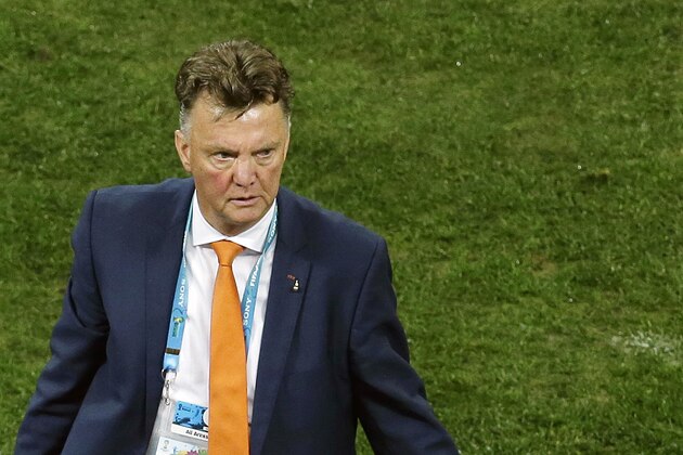 Netherlands' head coach Louis van Gaal returns to the bench during the extra time of the World Cup semifinal soccer match between the Netherlands and Argentina at the Itaquerao Stadium in Sao Paulo Brazil, Wednesday, July 9, 2014. (AP Photo/Hassan Ammar) Netherlands' head coach Louis van Gaal returns to the bench during the extra time of the World Cup semifinal soccer match between the Netherlands and Argentina at the Itaquerao Stadium in Sao Paulo Brazil, Wednesday, July 9, 2014. (AP Photo/Hassan Ammar)