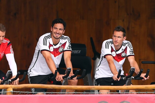SANTO ANDRE, BRAZIL - JULY 10: (L-R) Manuel Neuer, Mats Hummels, Miroslav Klose of Germany look on during the German national team training session at Campo Bahia on July 10, 2014 in Santo Andre, Brazil.  (Photo by Martin Rose/Getty Images)