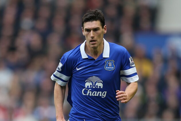 LIVERPOOL, ENGLAND - APRIL 20:  Gareth Barry of Everton in action during the Barclays Premier League match between Everton and Manchester United at Goodison Park on April 20, 2014 in Liverpool, England.  (Photo by Clive Brunskill/Getty Images)