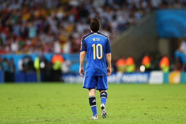 RIO DE JANEIRO, BRAZIL - JULY 13:  Lionel Messi of Argentina looks dejected after a goal during the 2014 FIFA World Cup Brazil Final match between Germany and Argentina at Maracana on July 13, 2014 in Rio de Janeiro, Brazil.  (Photo by Martin Rose/Getty Images)