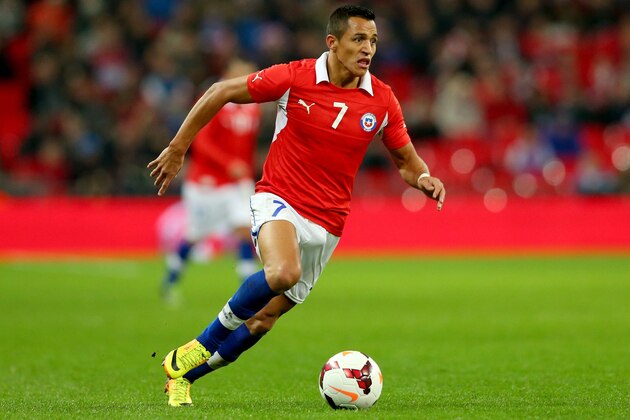 LONDON, ENGLAND - NOVEMBER 15:  Alexis Sanchez of Chile in action during the international friendly match between England and Chile at Wembley Stadium on November 15, 2013 in London, England.  (Photo by Alex Livesey/Getty Images)
