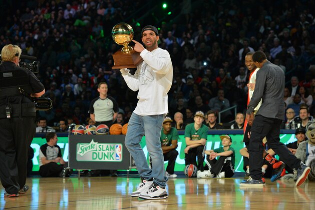 NEW ORLEANS, LA - FEBRUARY 15: Recording Artist, Drake enters the court during the Sprite Slam Dunk Contest on State Farm All-Star Saturday Night as part of the 2014 All-Star Weekend at Smoothie King Center on February 15, 2014 in New Orleans, Louisiana. NOTE TO USER: User expressly acknowledges and agrees that, by downloading and/or using this photograph, user is consenting to the terms and conditions of the Getty Images License Agreement. Mandatory Copyright Notice: Copyright 2014 NBAE (Photo by Jesse D. Garrabrant/NBAE via Getty Images) NEW ORLEANS, LA - FEBRUARY 15: Recording Artist, Drake enters the court during the Sprite Slam Dunk Contest on State Farm All-Star Saturday Night as part of the 2014 All-Star Weekend at Smoothie King Center on February 15, 2014 in New Orleans, Louisiana. NOTE TO USER: User expressly acknowledges and agrees that, by downloading and/or using this photograph, user is consenting to the terms and conditions of the Getty Images License Agreement. Mandatory Copyright Notice: Copyright 2014 NBAE (Photo by Jesse D. Garrabrant/NBAE via Getty Images)
