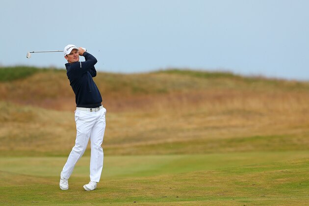 ABERDEEN, SCOTLAND - JULY 13:  Justin Rose of England hits hit approach shot on the 10th hole during the final round of the 2014 Aberdeen Asset Management Scottish Open at Royal Aberdeen Golf Club on July 13, 2014 in Aberdeen, Scotland.  (Photo by Mike Ehrmann/Getty Images)