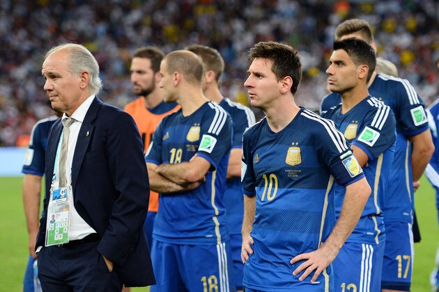 RIO DE JANEIRO, BRAZIL - JULY 13:  Head coach Alejandro Sabella of Argentina looks on with Lionel Messi after being defeated by Germany 1-0 in extra time during the 2014 FIFA World Cup Brazil Final match between Germany and Argentina at Maracana on July 13, 2014 in Rio de Janeiro, Brazil.  (Photo by Jamie McDonald/Getty Images)