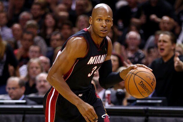 SAN ANTONIO, TX - JUNE 15:  Ray Allen #34 of the Miami Heat drives to the basket against the San Antonio Spurs during Game Five of the 2014 NBA Finals at the AT&T Center on June 15, 2014 in San Antonio, Texas. NOTE TO USER: User expressly acknowledges and agrees that, by downloading and or using this photograph, User is consenting to the terms and conditions of the Getty Images License Agreement.  (Photo by Andy Lyons/Getty Images)