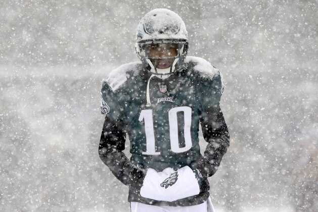 Philadelphia Eagles' DeSean Jackson stands on the field  during the first half of an NFL football game between the Philadelphia Eagles and the Detroit Lions, Sunday, Dec. 8, 2013, in Philadelphia. (AP Photo/Michael Perez)