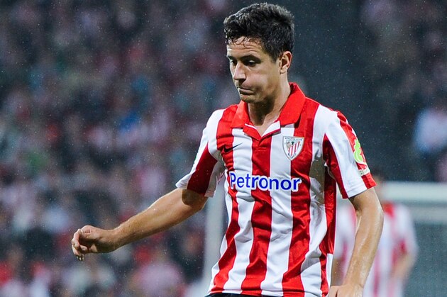 BILBAO, SPAIN - SEPTEMBER 16:  Ander Herrera of Athletic Club runs with the ball during the La Liga match between Athletic Club and RC Celta de Vigo at San Mames Stadium on September 16, 2013 in Bilbao, Spain.  (Photo by David Ramos/Getty Images)