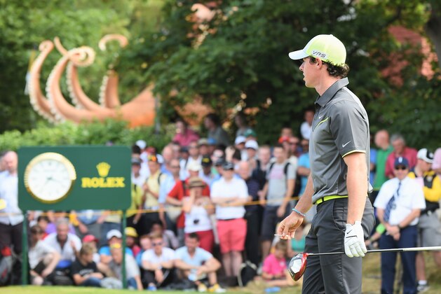 HOYLAKE, ENGLAND - JULY 18:  Rory McIlroy of Northern Ireland walks to the fifth tee during the second round of The 143rd Open Championship at Royal Liverpool on July 18, 2014 in Hoylake, England.  (Photo by Stuart Franklin/Getty Images)