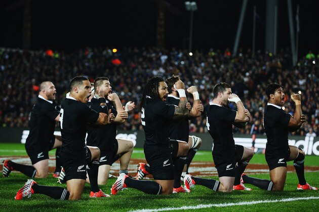 HAMILTON, NEW ZEALAND - JUNE 21:  The All Blacks perform the haka prior to the International Test match between the New Zealand All Blacks and England at Waikato Stadium on June 21, 2014 in Hamilton, New Zealand.  (Photo by Hannah Peters/Getty Images)
