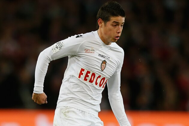 LILLE, FRANCE - NOVEMBER 03:  James David Rodriguez Rubio of Monaco in action during the French Ligue 1 match between OSC Lille and AS Monaco at the Grand Stade Metropole Villeneuve-d'Ascq on November 3, 2013 in Lille, France.  (Photo by Harry Engels/Getty Images)
