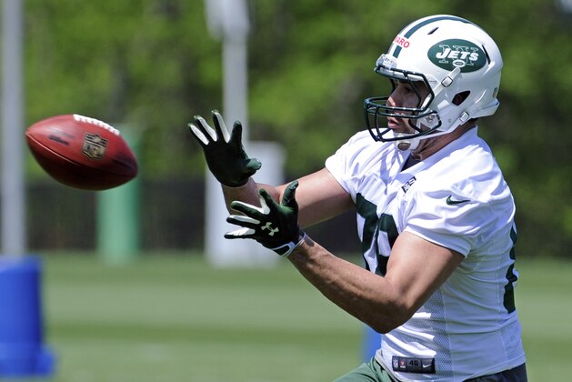 New York Jets tight end Jace Amaro catches a pass during NFL football rookie camp Saturday, May 17, 2014, in Florham Park, N.J. Amaro was a second-round pick from Texas Tech. (AP Photo/Bill Kostroun)