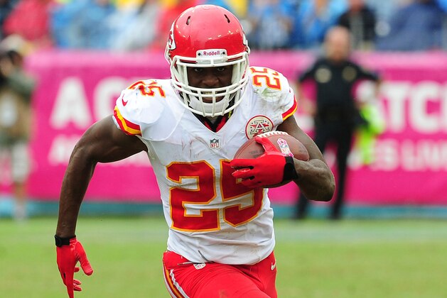 NASHVILLE, TN - OCTOBER 6: Jamaal Charles #25 of the Kansas City Chiefs carries the ball against the Tennessee Titans at LP Field on October 6, 2013 in Nashville, Tennessee. (Photo by Scott Cunningham/Getty Images)