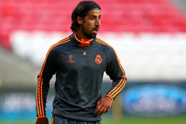 LISBON, PORTUGAL - MAY 23: Sami Khedira of Real Madrid on the ball during a Real Madrid training session ahead of the UEFA Champions League Final against Club Atletico de Madrid at Estadio da Luz on May 23, 2014 in Lisbon, Portugal.  (Photo by Alex Livesey/Getty Images)