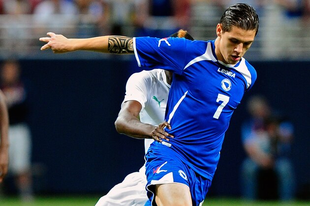 ST. LOUIS, MO - MAY 30: Muhamed Besic #7 of the Bosnia-Herzegovina handles the ball against Ivory Coast during the first half of a friendly match at Edward Jones Dome on May 30, 2014 in St. Louis, Missouri. Bosnia-Herzegovina defeated the Ivory Coast  2-1.  (Photo by Jeff Curry/Getty Images)